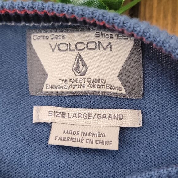 Volcom. Blue V-Neck Sweater. Size Large. NWT - Picture 5 of 9